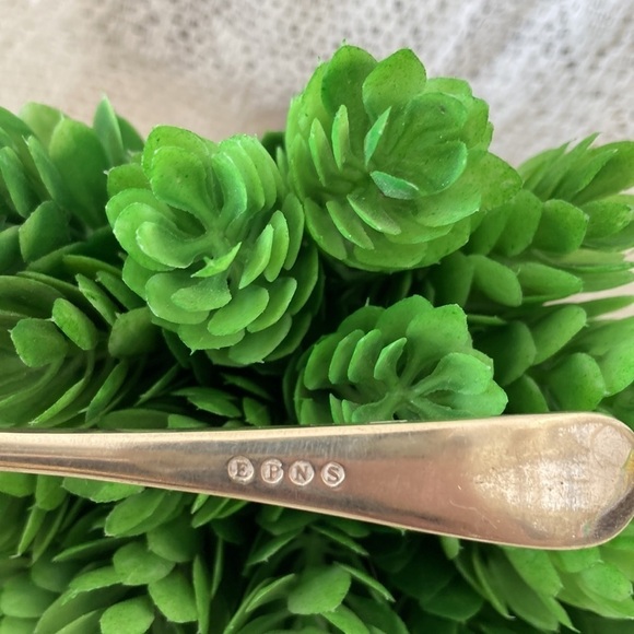 Vintage Sliver plates Dessert Forks. Set of 6 in a Case Made in England - Picture 5 of 12